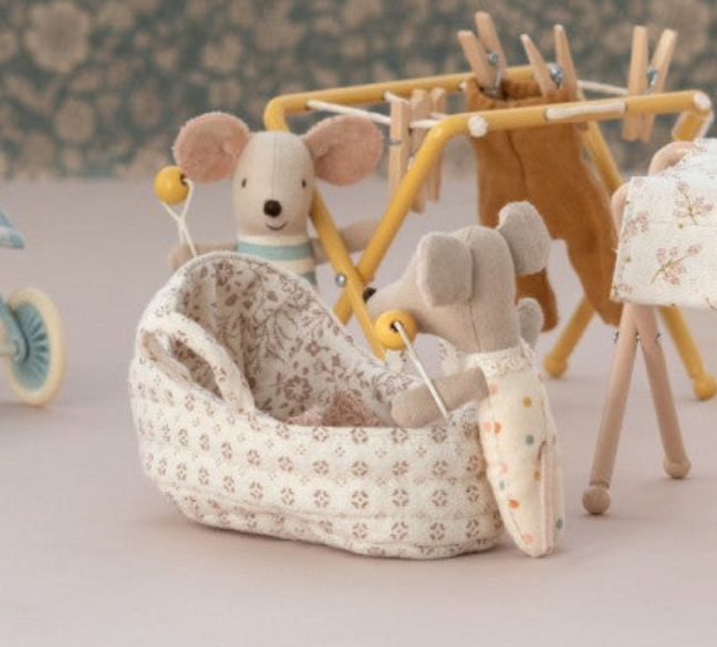 Quilted Carry Cot Baby Mouse